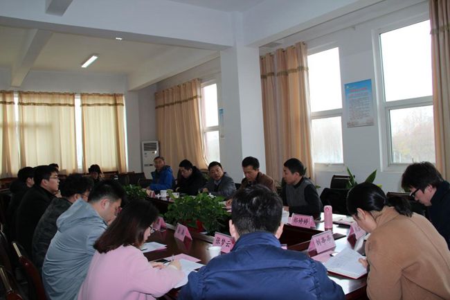老师座谈会.jpg