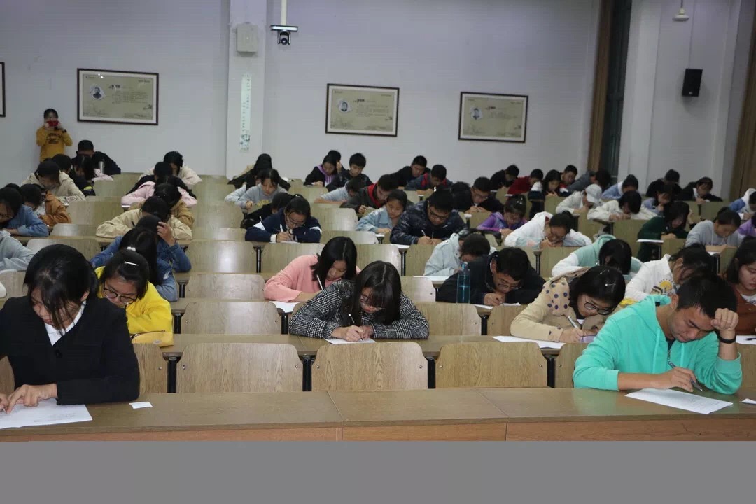 1541150686772091217.jpg 1541150686772091217.jpg