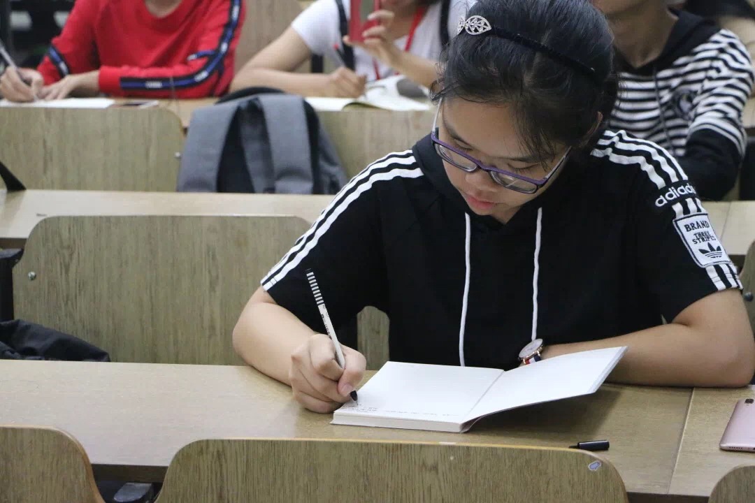 1538145488454020768.jpg 1538145488454020768.jpg