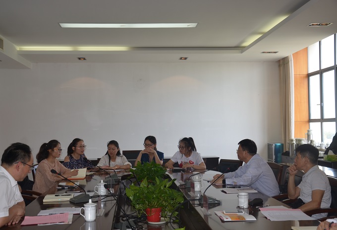 1529149244520065909.jpg 负责人座谈会8基金会与新任社长交流.jpg