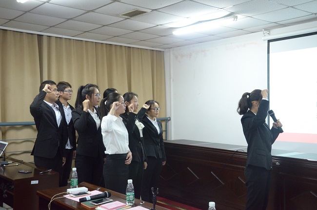 1528019451915041104.jpg 18级社长换届10.jpg