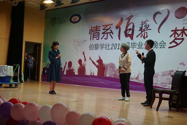 1527775689795053443.jpg null-739680c6480f16d0.jpg