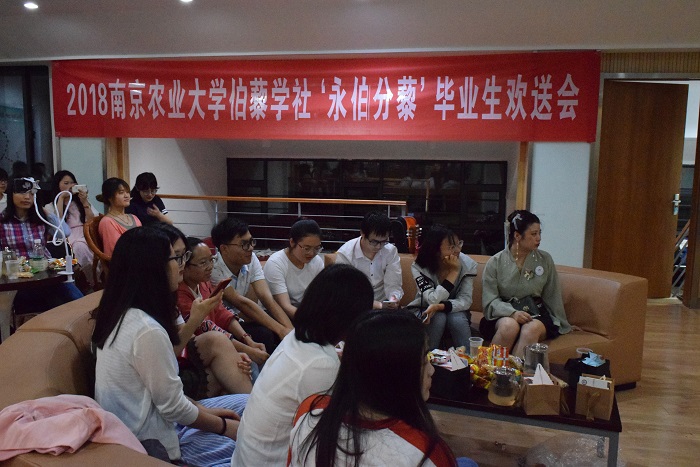 1527421365386083366.jpg DSC_12211.jpg