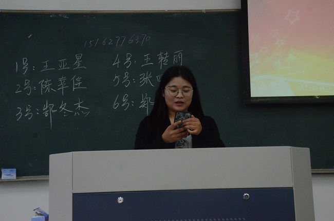 1526696545701068358.jpg 知青岁月演讲6主持人组织互动环节.jpg