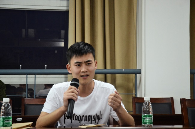 1526696146037089398.jpg 考研分享会1学长分享经验.jpg