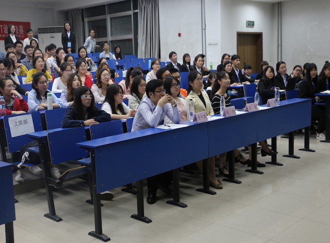 1525707487680064848.jpg 评委.jpg