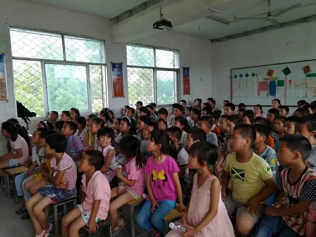 1502280272579042870.jpg 图四:电影观赏.jpg