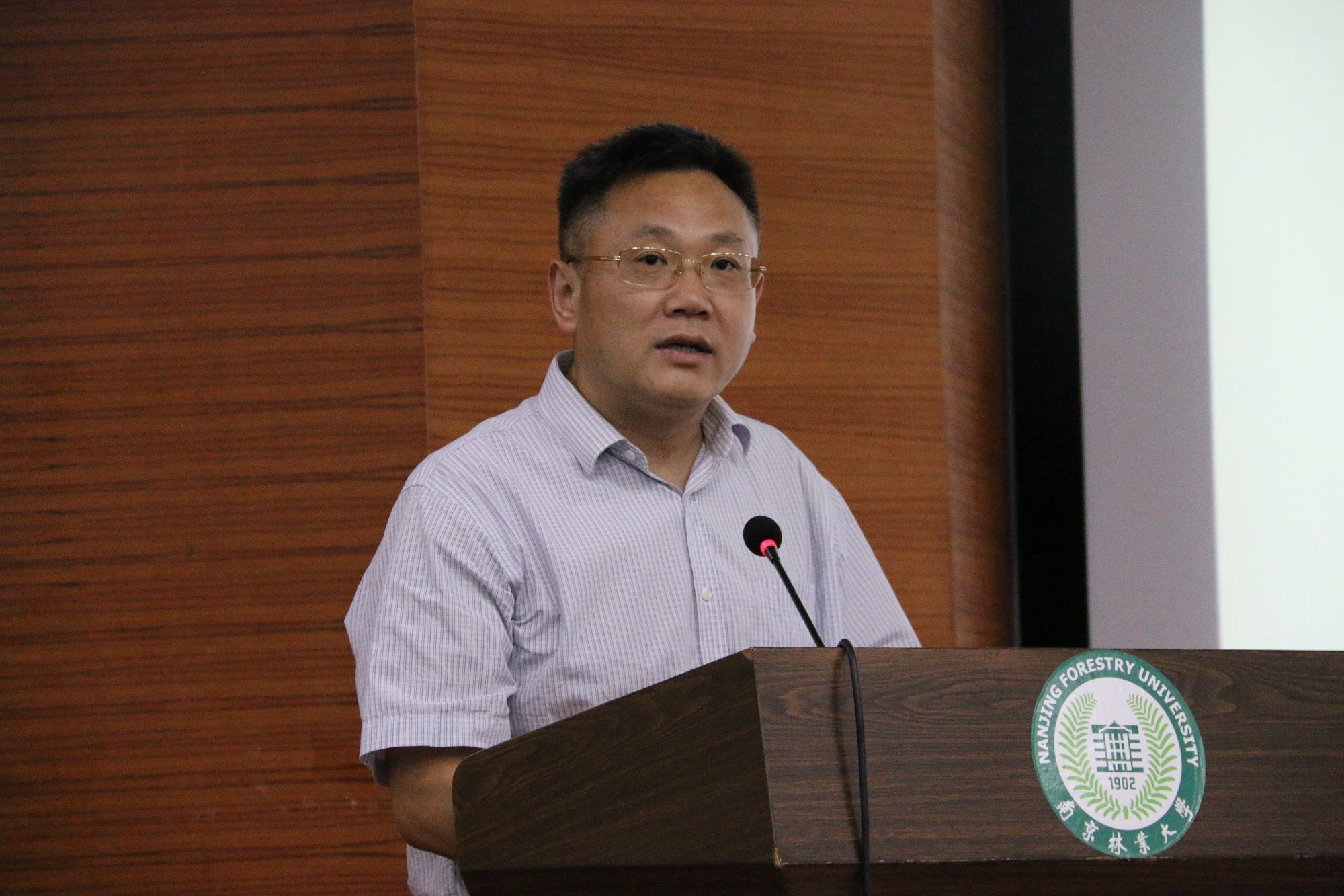 1495635502090043001.jpg 1495635502090043001.jpg