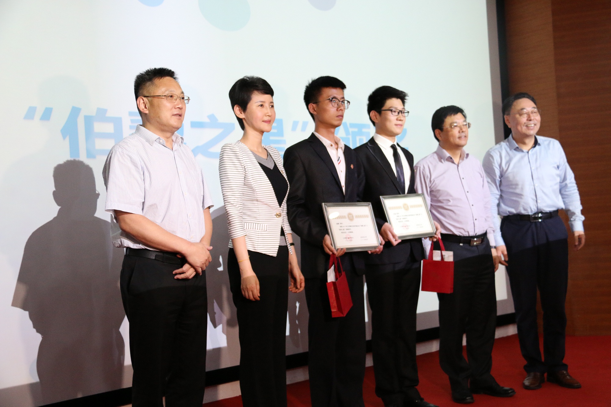 1495635577529007881.jpg 1495635577529007881.jpg