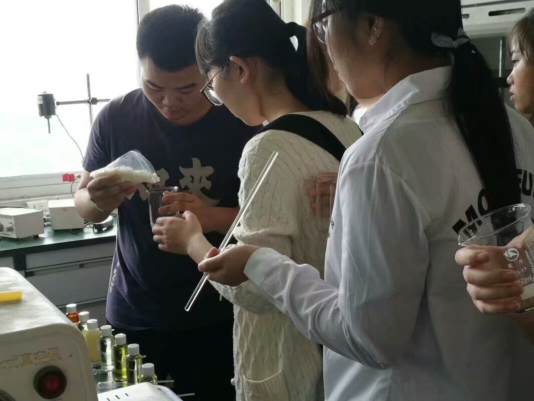 1494252800799095043.jpeg 面试+手工唇膏1494206340851.jpeg