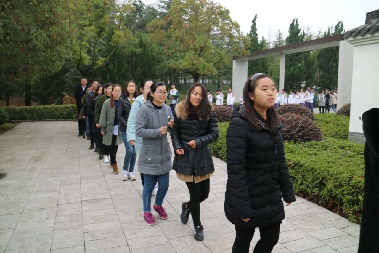 1490670048531032872.jpg null-1b813d0bf50609bd.jpg