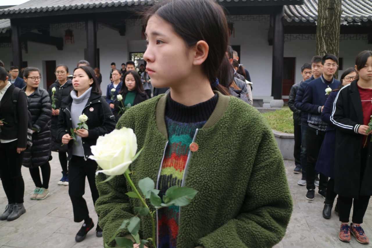 1490670085998087379.jpg null-16867580e639a255.jpg