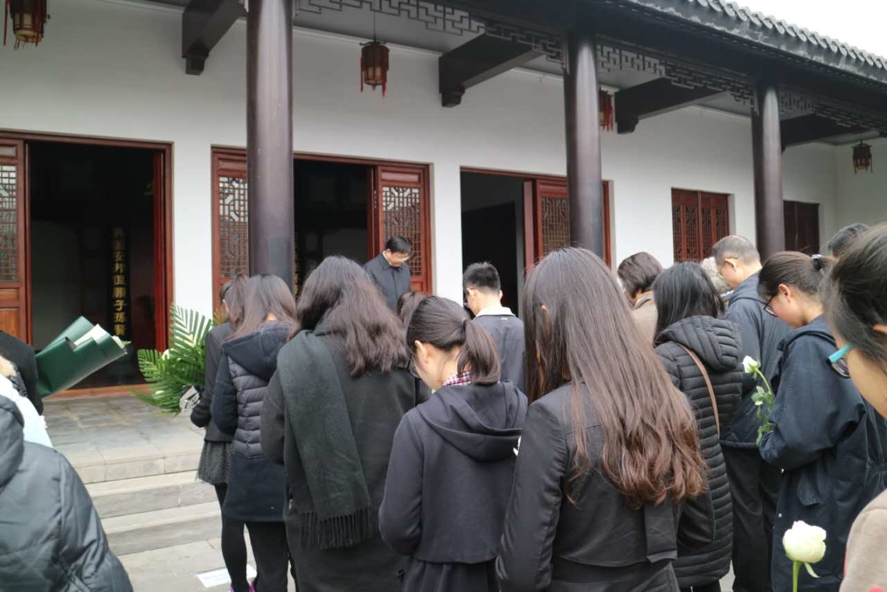 1490670095903058382.jpg null7d7543c7b463355e.jpg