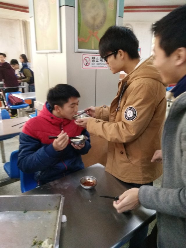 1484304558129010640.jpg V3tg5DeEAI2Z1gQU5kI.jpg