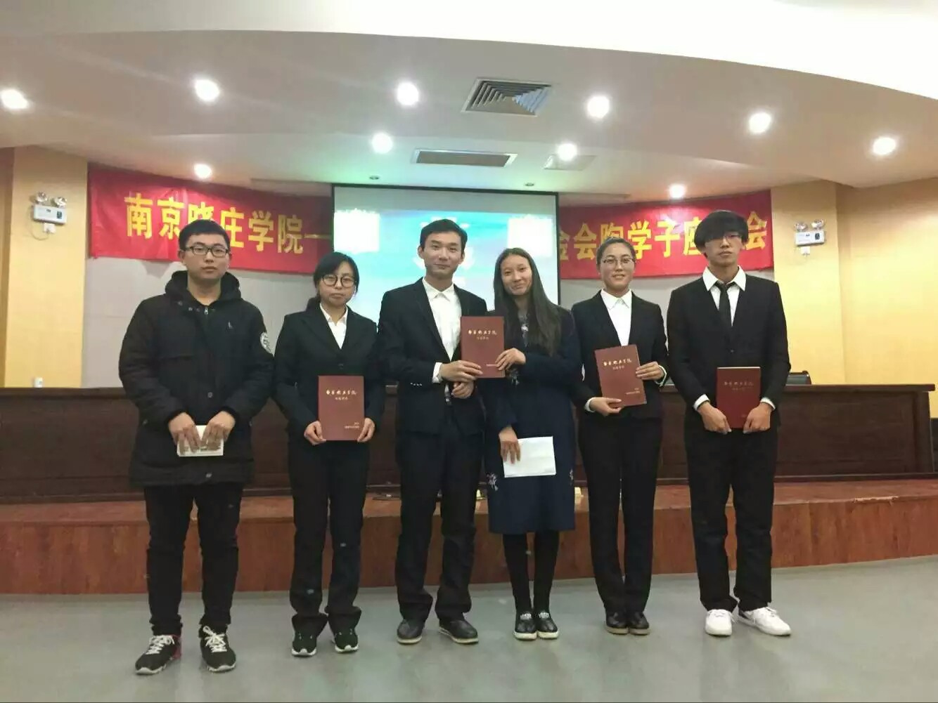 1481978106442058374.jpeg 1481976279802.jpeg