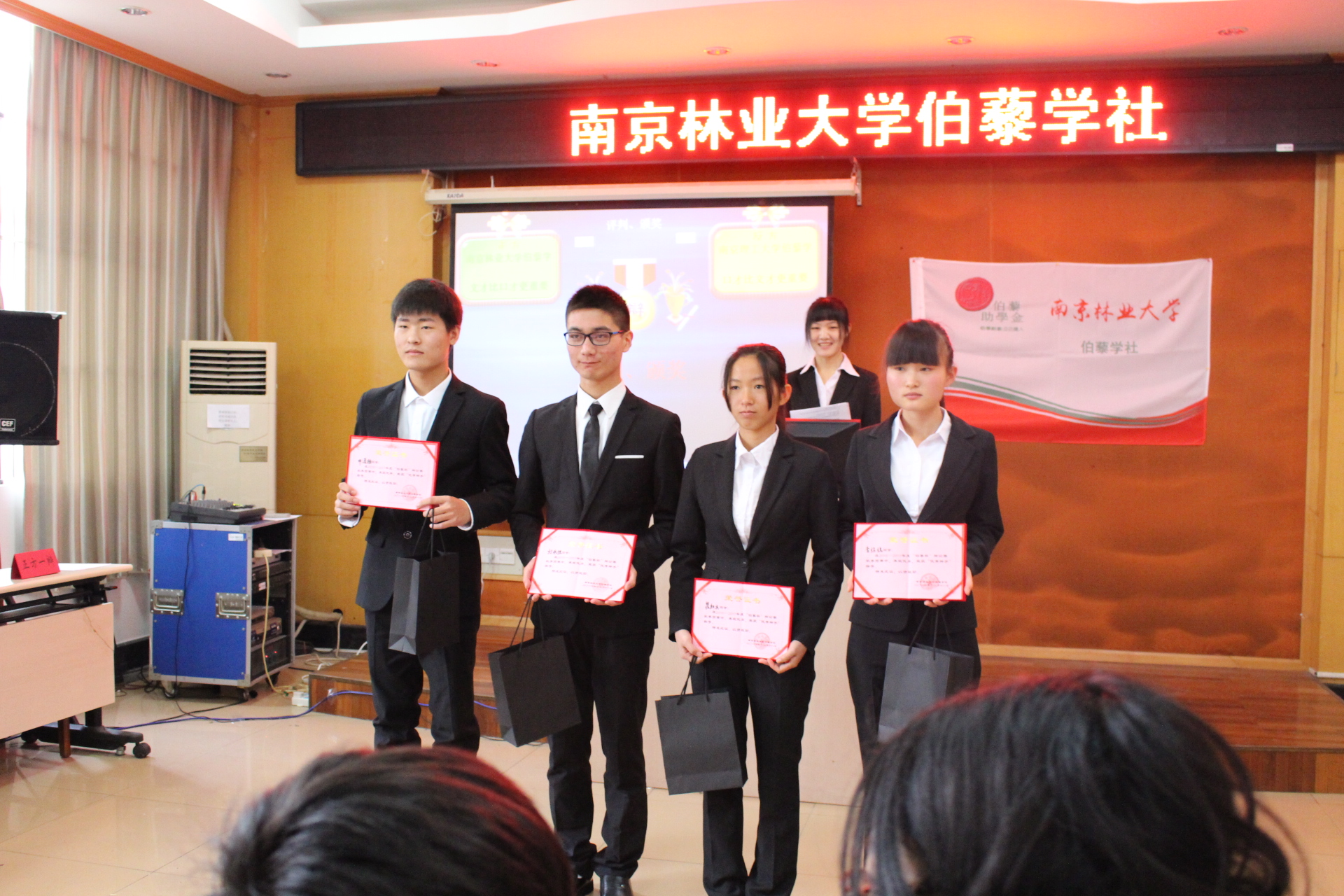 1482301056631081845.jpg IMG_8361.jpg