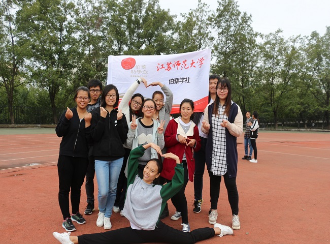 1476957916161018419.jpg J (1).jpg